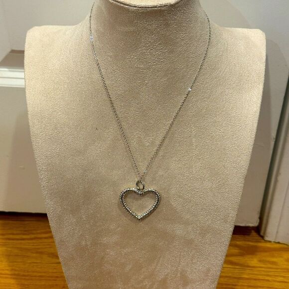 Swarovski crystal open heart silver necklace - Picture 3 of 4